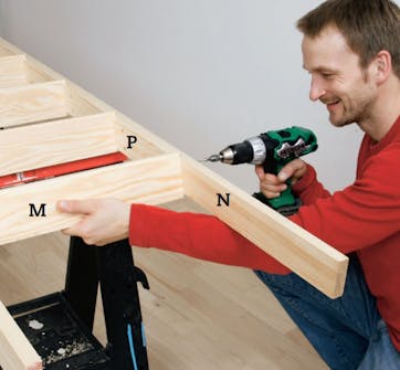 Bygg sovloft och utnyttja platsen: Trappan Bygg sovloft och utnyttja platsen: Trappan
